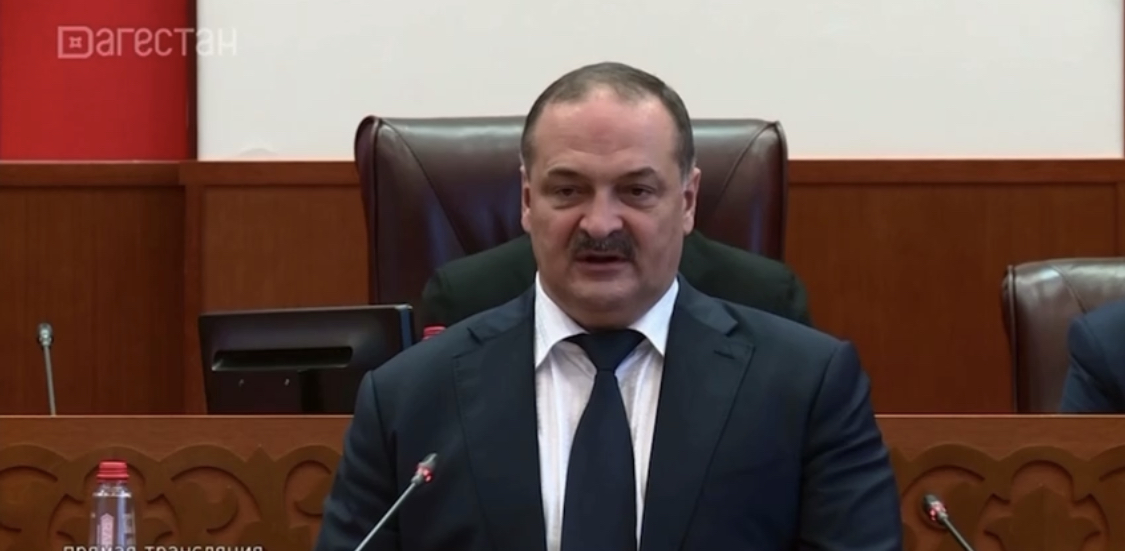 Сергей Меликов выступил на сессии Народного собрания