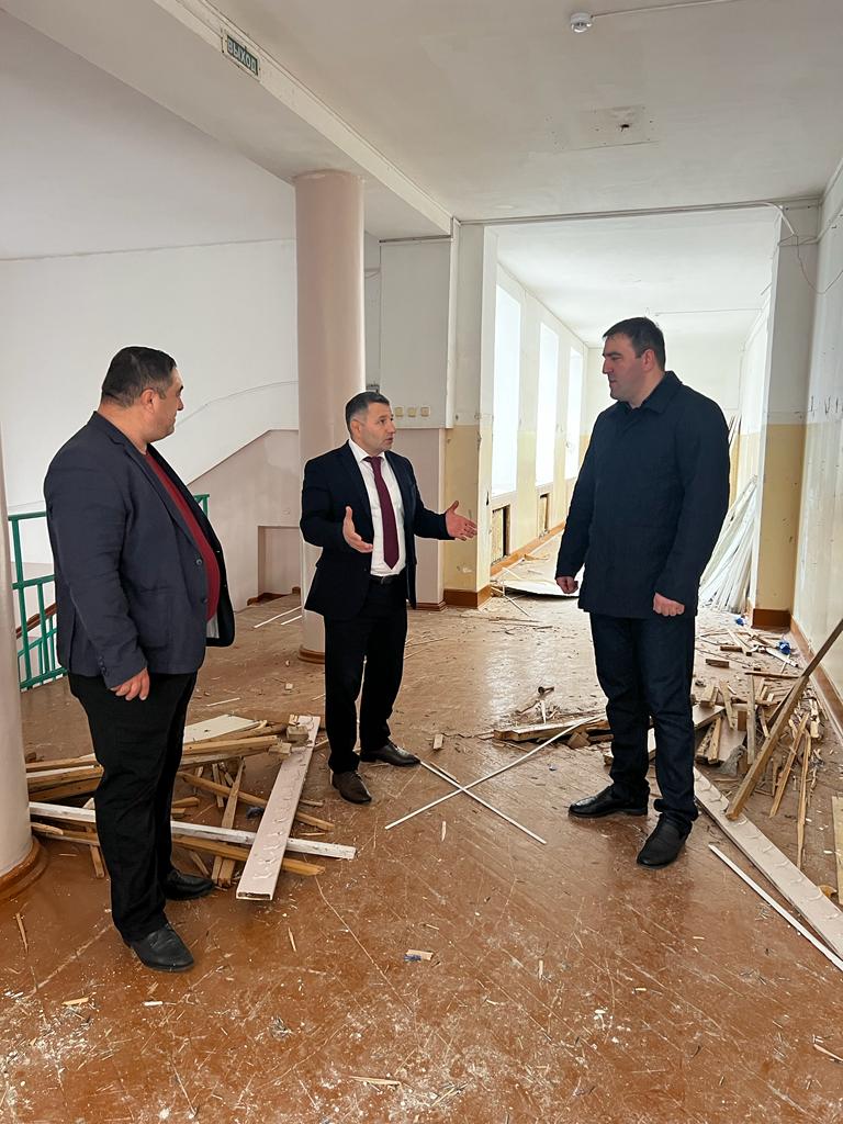 Имран Аваев проверил ход капитального ремонта корпусов махачкалинской школы-интерната