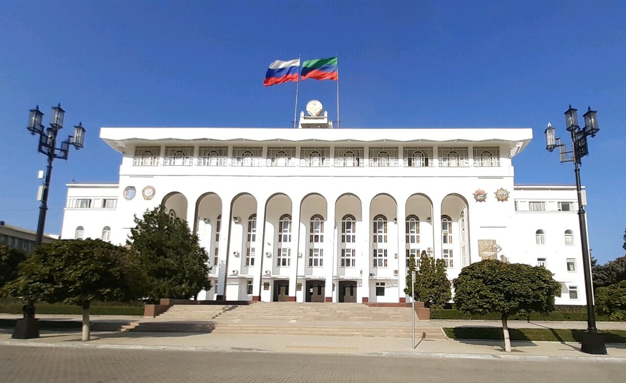 Правительство Дагестана окажет поддержку в решении социально-экономических проблем Дахадаевского района, сообщил Абдулпатах Амирханов