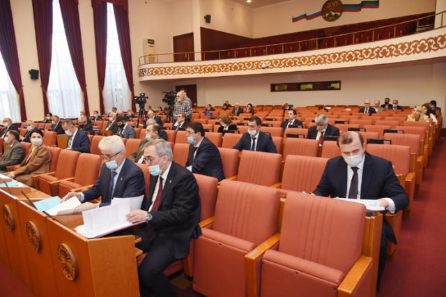 В парламенте Дагестана прошли публичные слушания по проекту республиканского бюджета на 2021 год