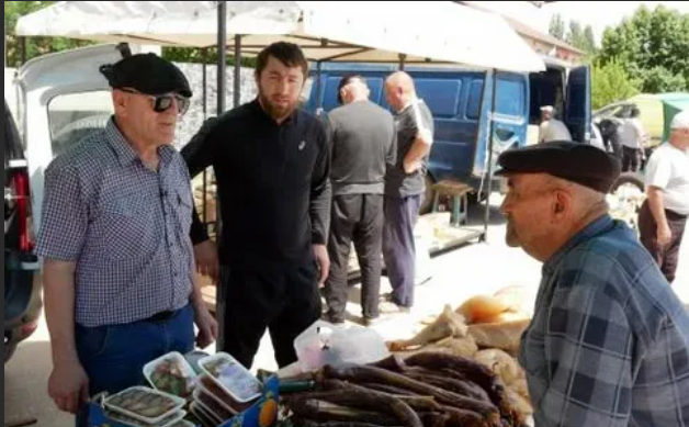 В Кумторкалинском районе ко Дню России организовали большую ярмарку
