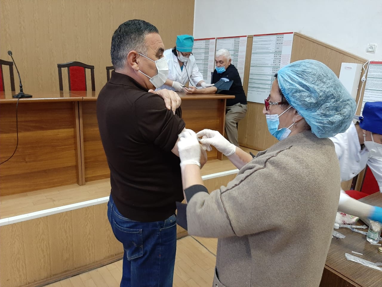 Более 55 сотрудников министерства энергетики и ЖКХ Дагестана провакцинировались