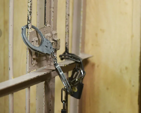 Сотрудники транспортной полиции Дагестана выявили иностранца с подложным документом