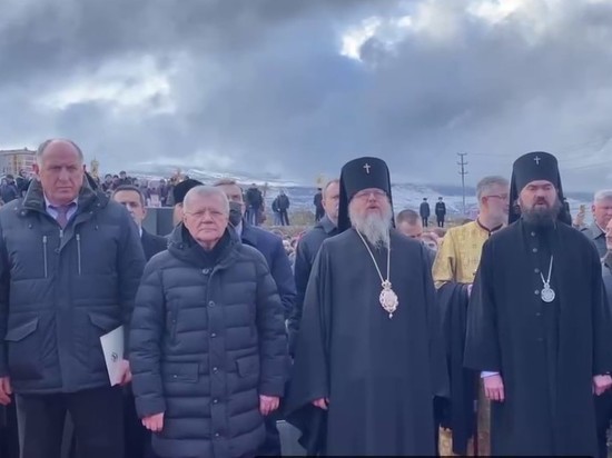 В столице Дагестана заложили камень и капсулу с грамотой в основание воинского храма князя Александра Невского