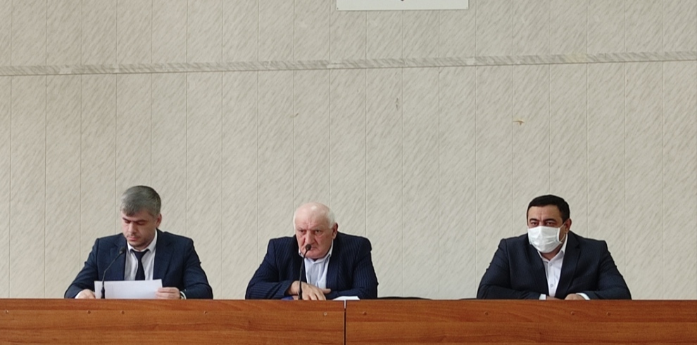 Темпы вакцинации от коронавируса обсудили в Карабудахкентском районе