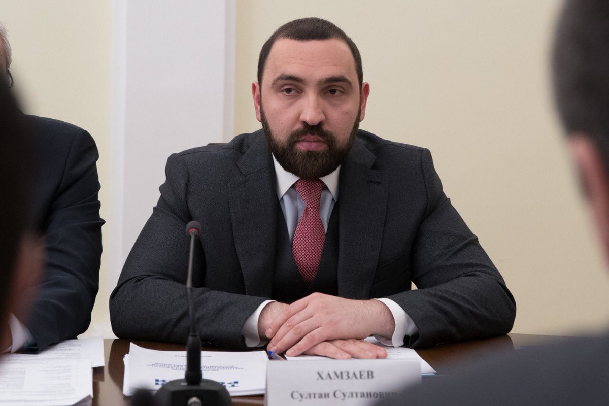 Султан Хамзаев запустил открытый конкурс на должность помощника депутата ГД