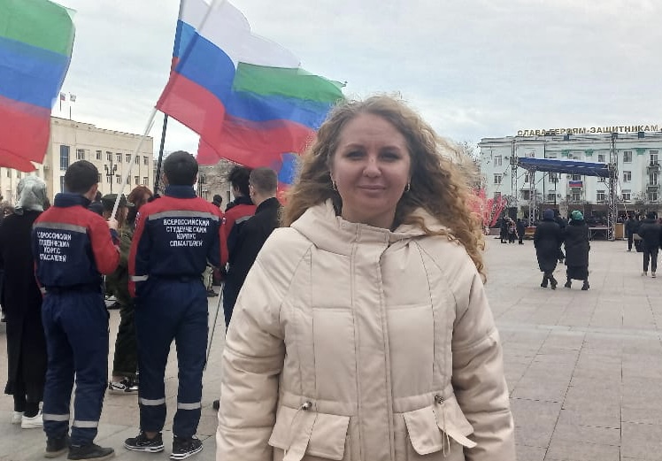 Около 3 тысяч человек собрались сегодня на главной площади Махачкалы