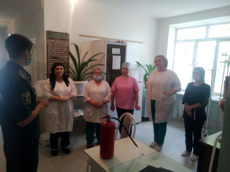 Сотрудники МЧС проводят тренировочные эвакуации в медучреждениях Дагестана
