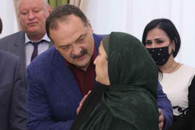 Сергей Меликов встретился с семьями военных, погибших в Украине