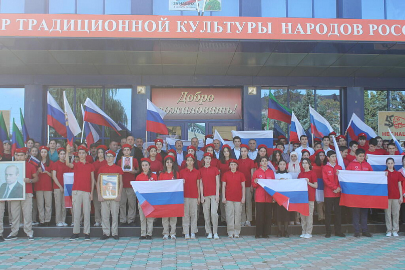 Акция «Мы за российскую армию! Мы за нашего Президента!»Диана Муталибова
