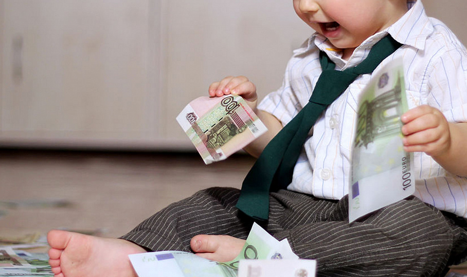 Дагестанцам напоминают о выплатах на детей малоимущим семьям      Зарипат Магомедова