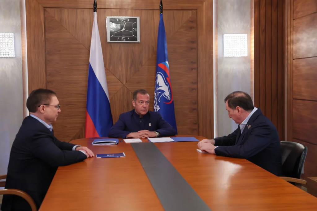 Дмитрий Медведев поручил усилить работу над Народной программой 
